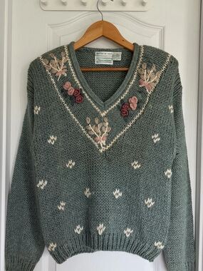 Vtg Shenanigans Women M Hand Knit Floral Sweater Green  Cottagecore embroidered